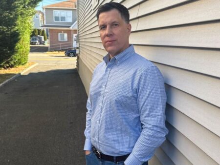 Un inconnu l’a contacté, cauchemar à 280 000 $