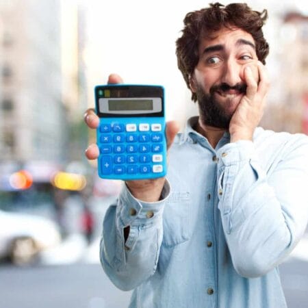 Brazilian man attempts cryptocurrency withdrawal, denied due to “unpaid taxes” in the Middle East.
