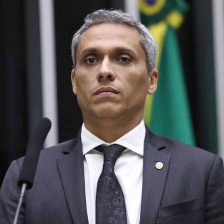 Congressman Seeks to Suspend Lula’s Plan to End Cryptocurrency Tax Exemption Up to R$35,000