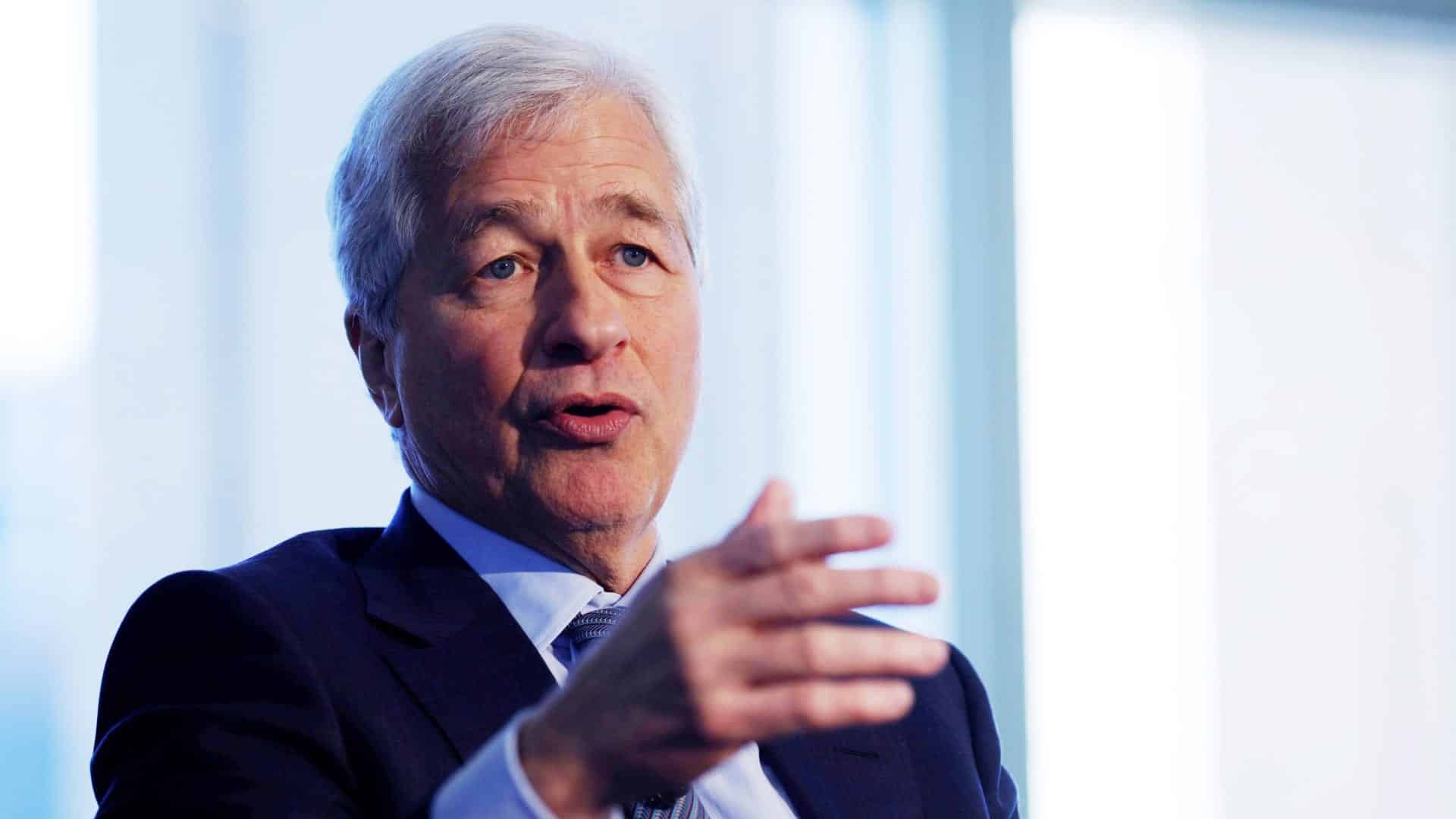 Jamie Dimon Predicts Major Crisis, Recommends Stockpiling Ammunition, Tanks, and Missiles Instead of Bitcoin