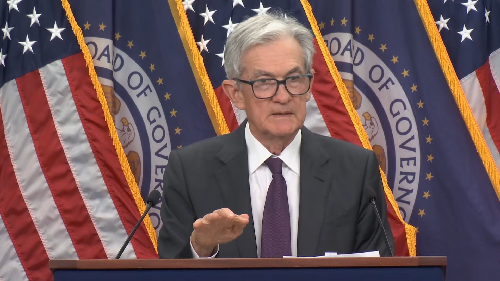 Bitcoin Retreats as Trump Remains Silent on Strategic Reserve and Fed’s Caution