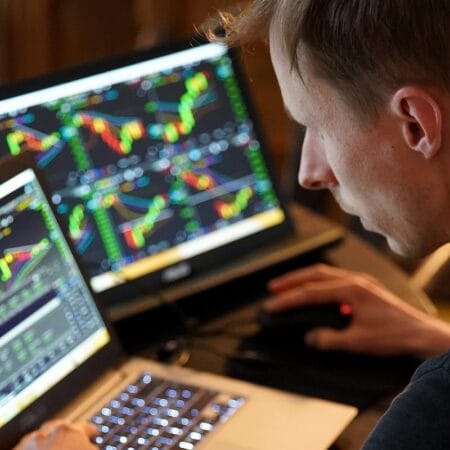 Bitcoin Tests $115,000 Support, Liquidating Over 100,000 Leveraged Traders