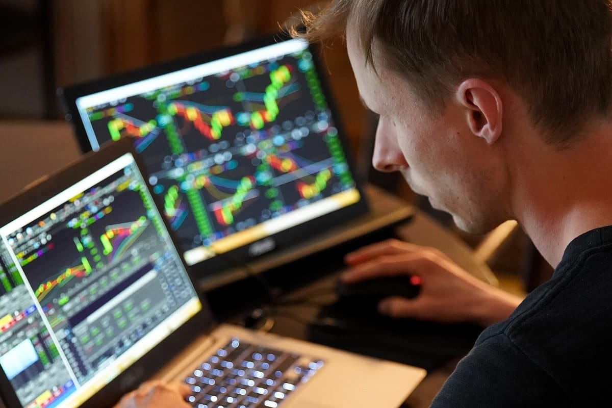 Bitcoin Tests $115,000 Support, Liquidating Over 100,000 Leveraged Traders