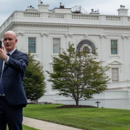 Coinbase CEO Reveals Billion-Dollar Profit and Announces Weekly Bitcoin Purchases